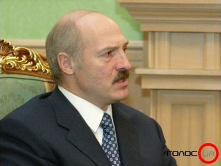 Лукашенко поздравил Януковича с Днем рождения