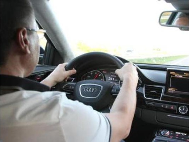 Регионал Лукьянов похвастался значительным превышением скорости на дороге (ФОТО)