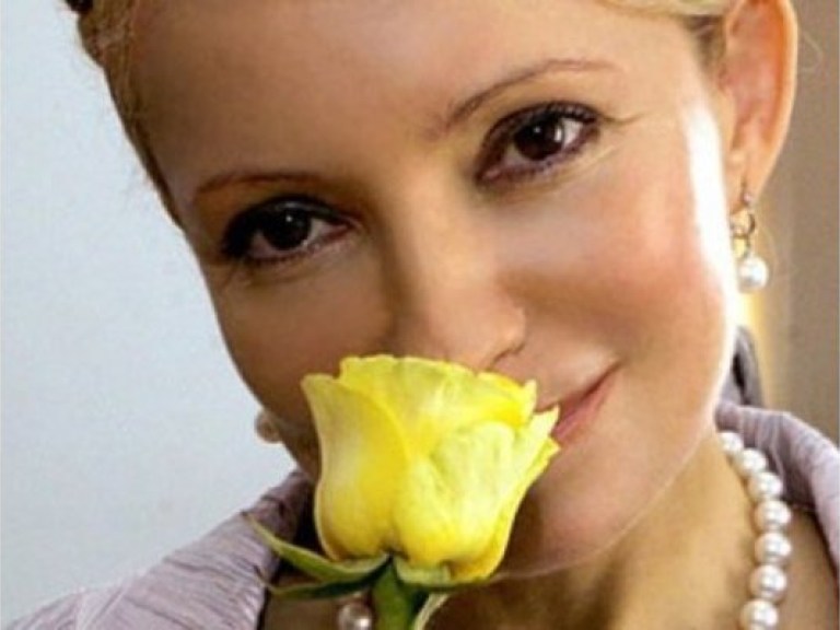 Тимошенко выглядит прекрасно, но не может самостоятельно ходить — Власенко