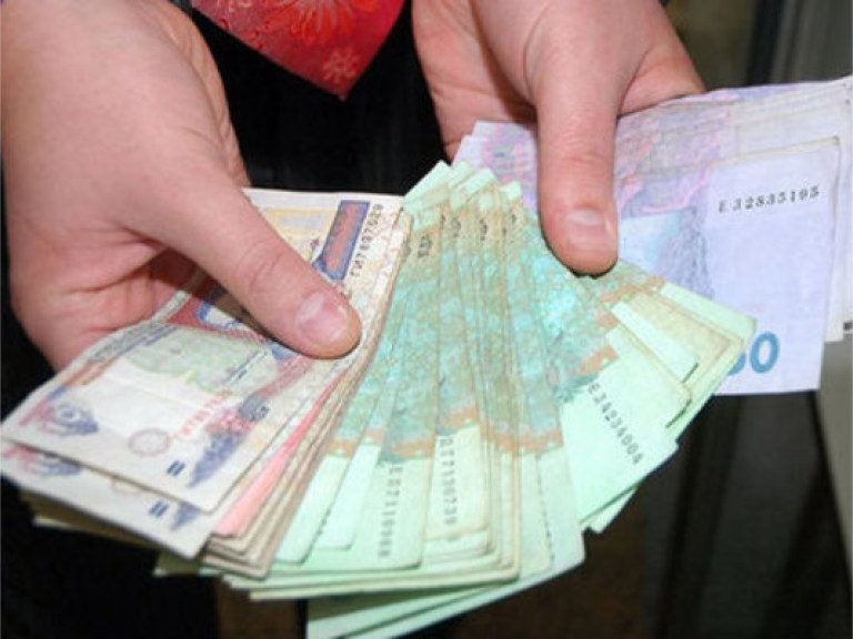 В Украине платят все больше зарплат «в конвертах» – эксперт