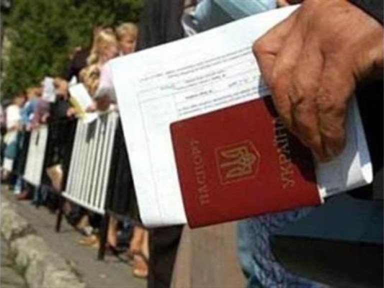 Пограничники ликвидировали канал торговли людьми в польском консульстве в Луцке