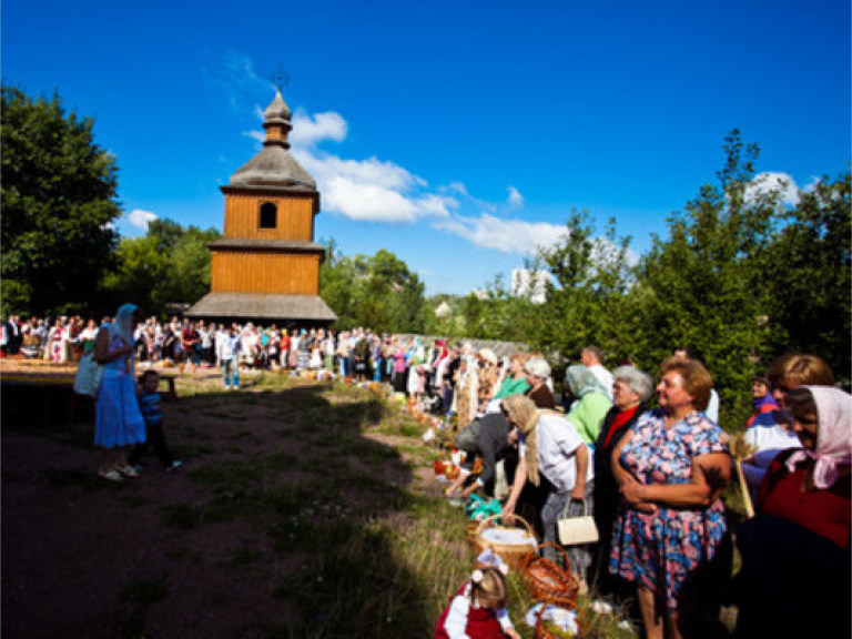 Сегодня отмечают Яблочный Спас