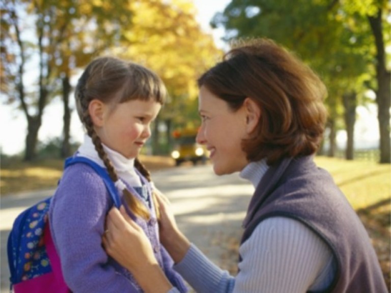 Что делать, если ребенок боится идти в школу?