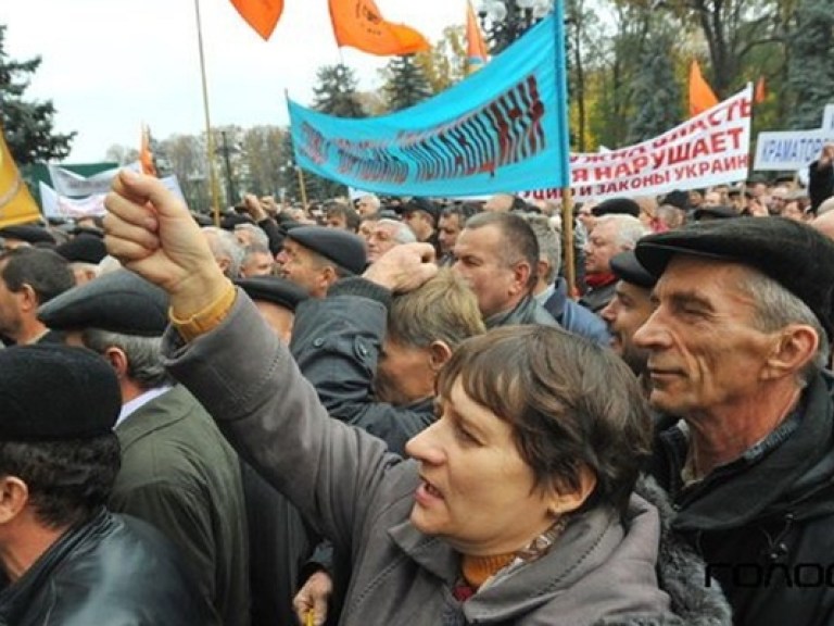 Харьковские чернобыльцы снова протестуют