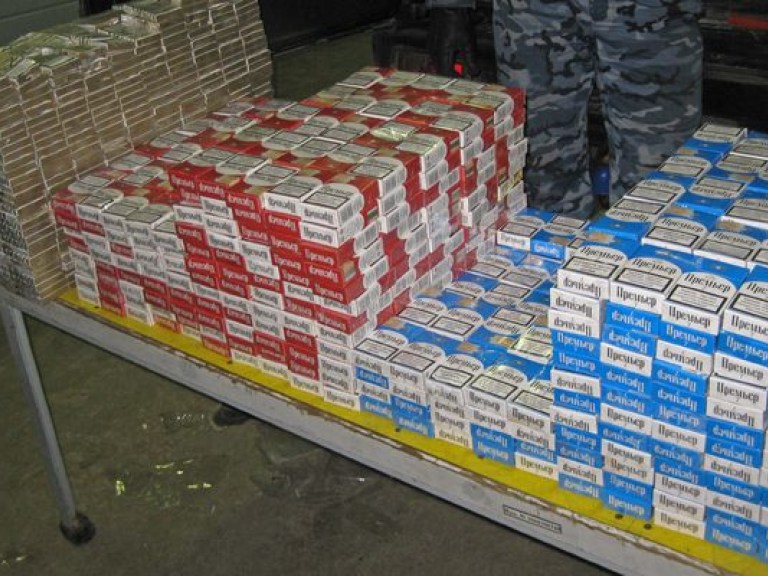 В Румынии перекрыли крупнейший канал поставки контрабандных сигарет из Украины