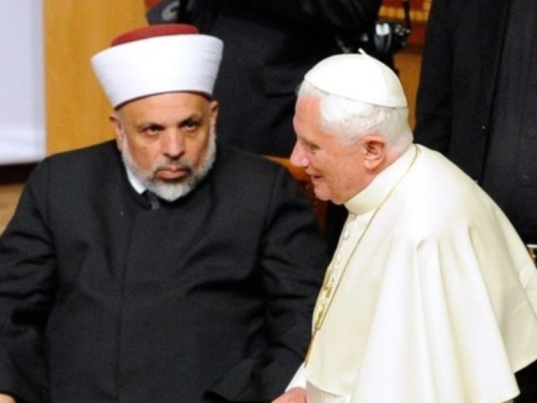 Папа римский призвал мусульманский и христианские миры к братству