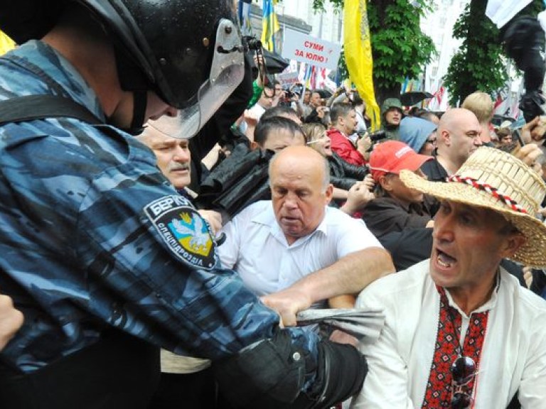 Законы о митингах нельзя принимать «в пакете» &#8212; юрист