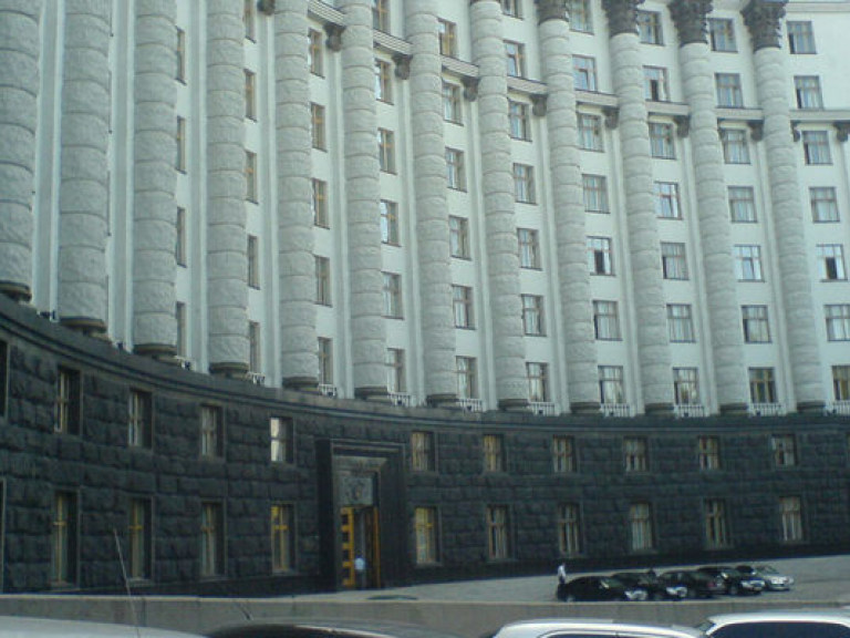 Суд обязал Кабмин выплатить Минобороны России 3,1 млрд гривен долга ЕЭСУ