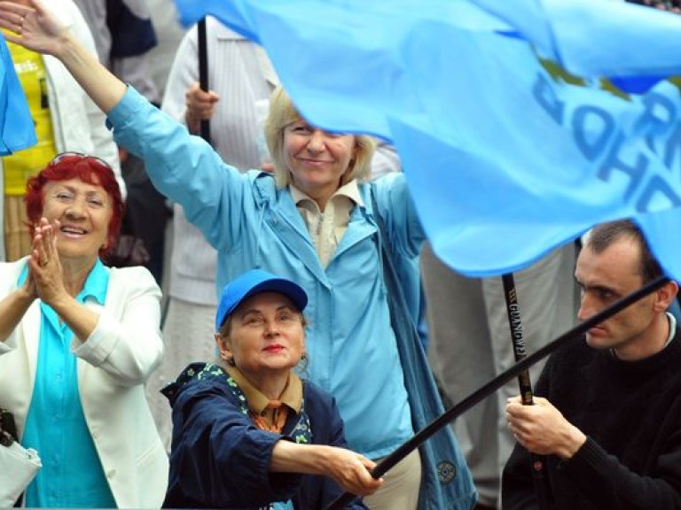 В Донецке митингуют за &#171;региональность&#187; русского языка