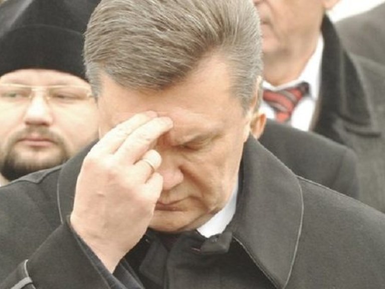 Янукович помолился в Лавре перед полетом в США