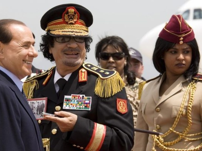 Муаммар Каддафи имел гарем, в котором были и школьницы
