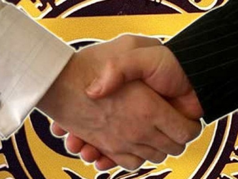 В МФВ с петлей на шее