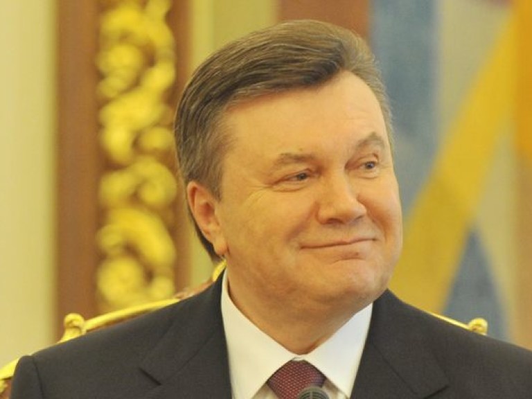 Янукович раздал ордена мэрам украинских городов