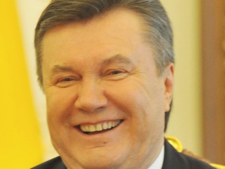 Янукович в этом году еще раз посетит Россию &#8212; Азаров