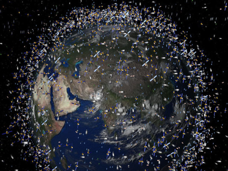 Ученые: космический мусор &#8212; угроза Земле