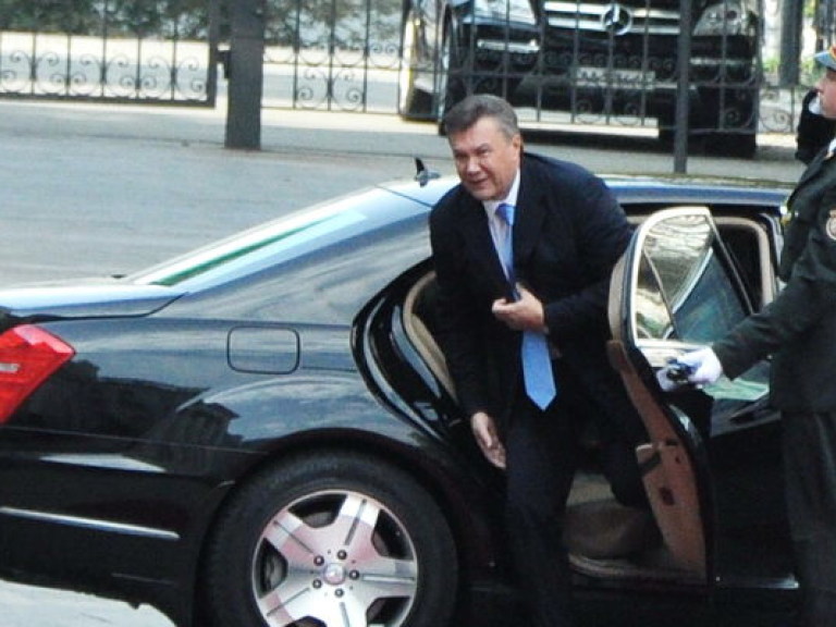 Янукович решил за один день объездить две области