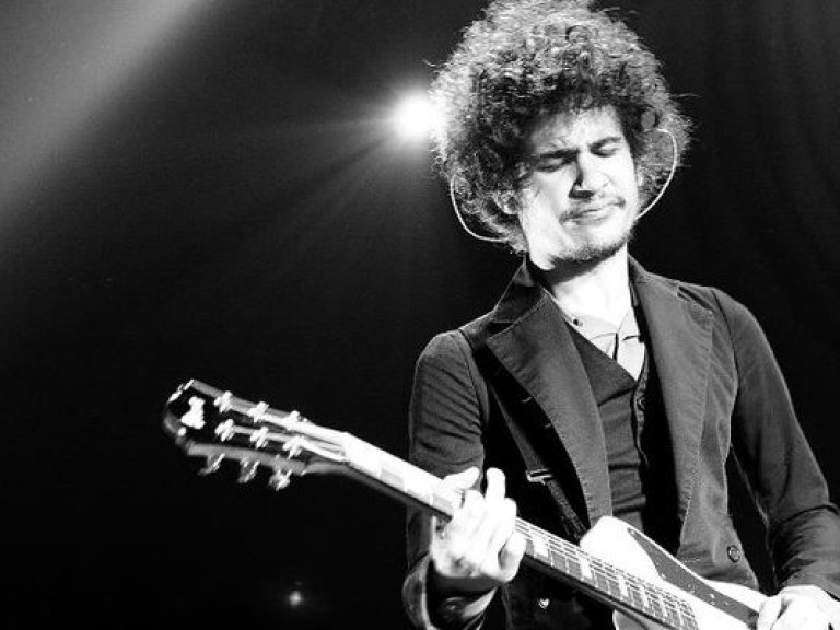 В Киев с сольным проектом едет гитарист-виртуоз Омар Родригес-Лопес