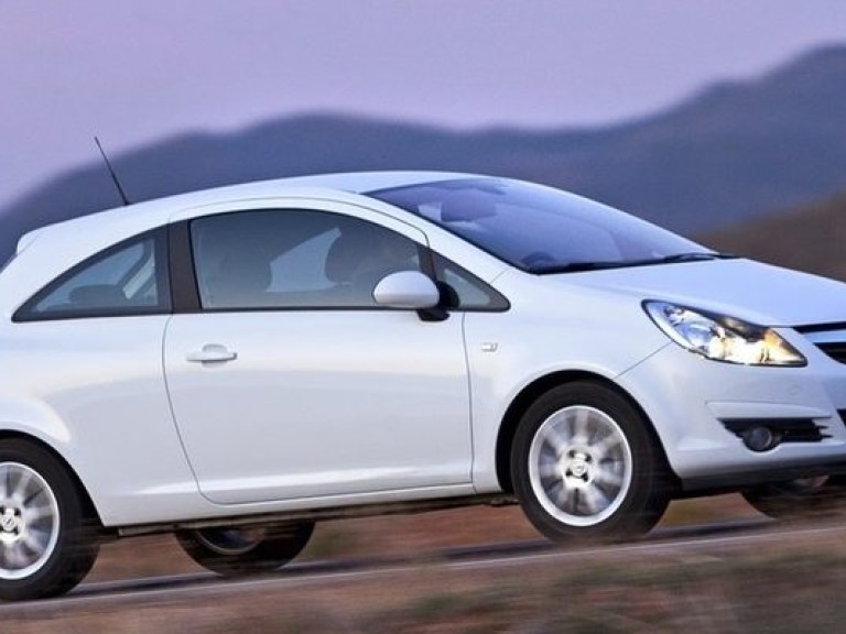 Малышка Opel Corsa «ест» всего 3.3 л