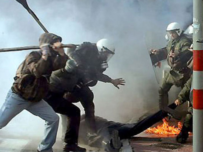 В Афинах &#8212; настоящая гражданская война
