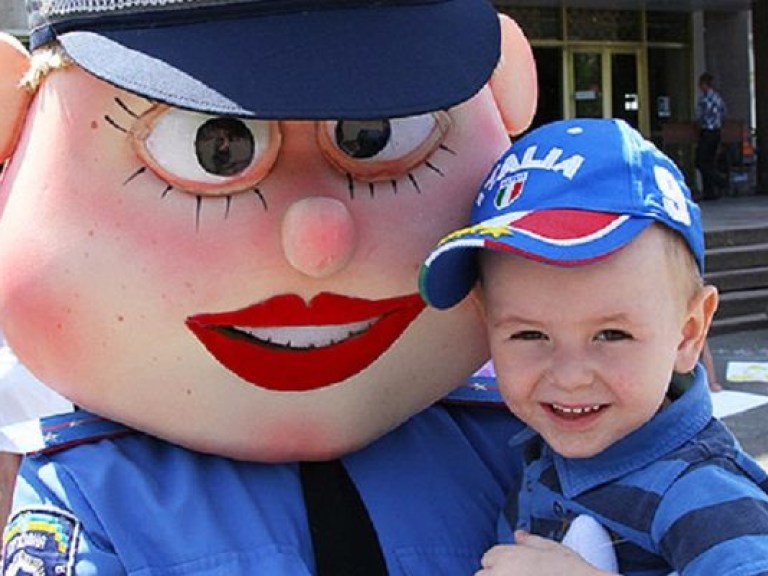 В милиции придумали замену Гарри Поттеру — потомственного милиционера Славка Хоробрика