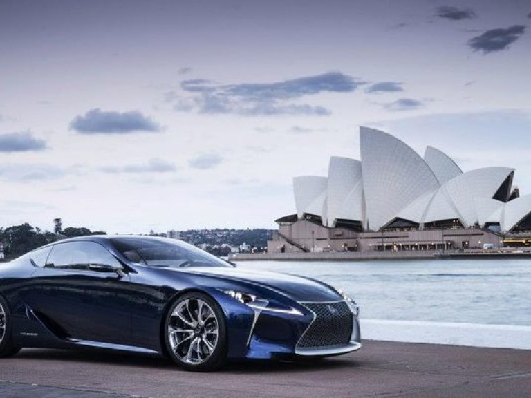 Lexus представила на моторшоу в Сиднее свой мощнейший гибрид