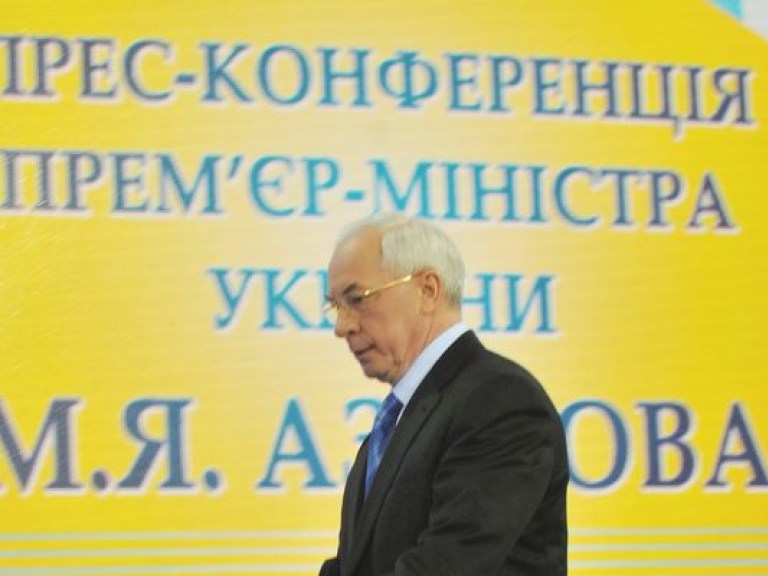 Азаров убежден, что «страна меняется к лучшему»