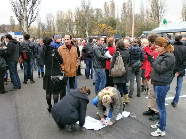 На митингующих во время открытия станции метро «Ипподром» составят админпротоколы