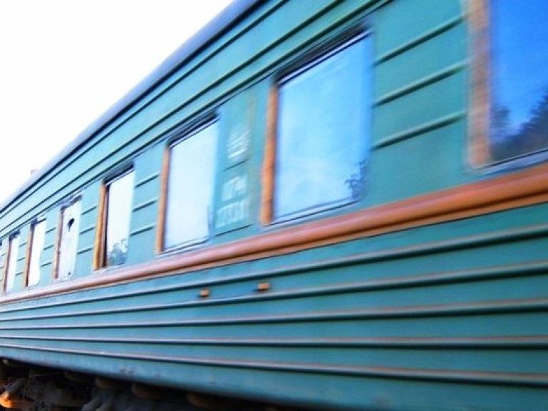 Проводников Приднепровской железной дороги вакцинируют от гриппа на 450 тысяч гривен