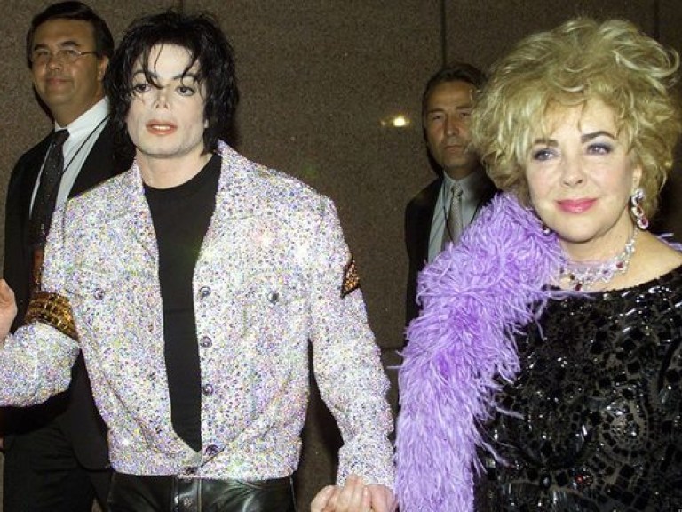 Forbes: Элизабет Тэйлор и Майкл Джексон &#8212; самые зарабатывающие мертвые знаменитости
