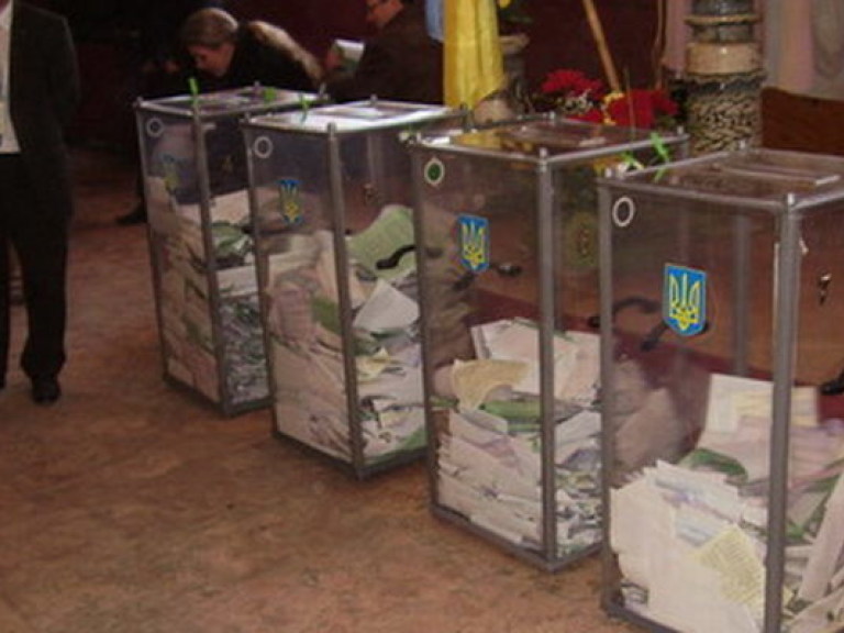 На некоторых участках голосование продолжается даже после их закрытия – оппозиция