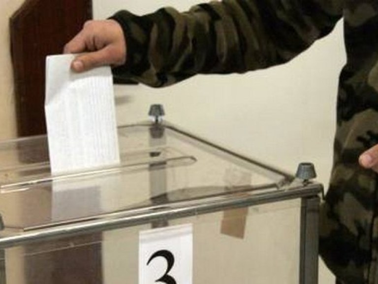 На округе в Киеве перед открытием избирательного участка разорвался пакет с бюллетенями