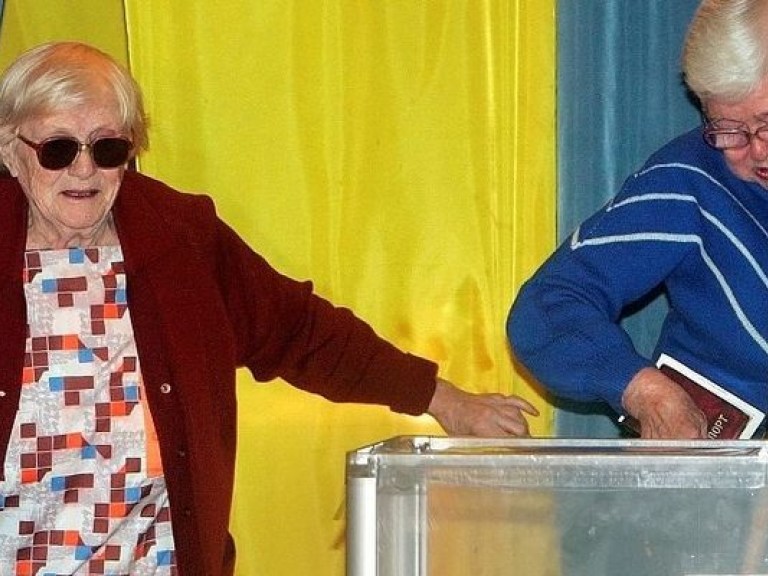 Партия регионов, Батькивщина и КПУ продолжают лидировать по результатам подсчета голосов