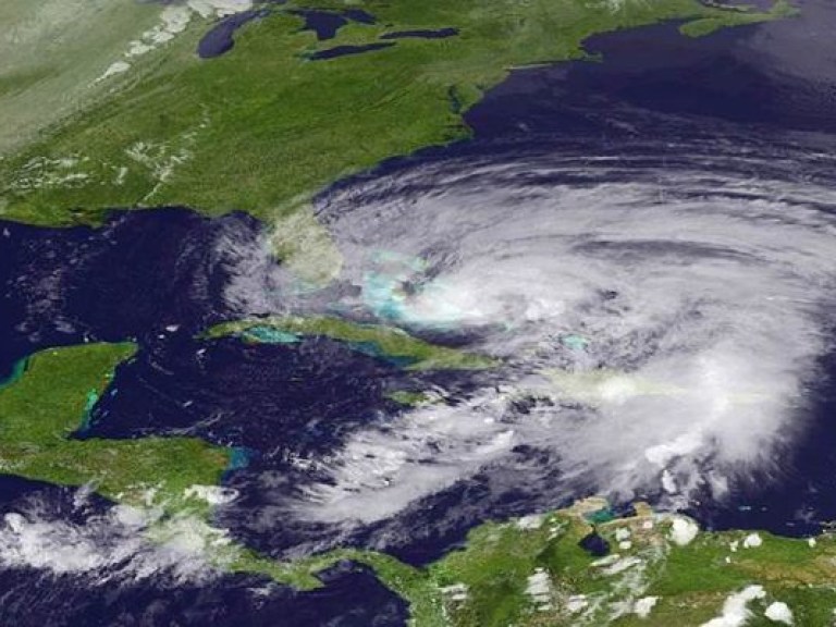 Восточное побережье США готовится к удару стихии