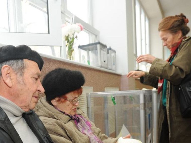 Партия регионов набирает в Киеве лишь 10% &#8212; экзит-пол