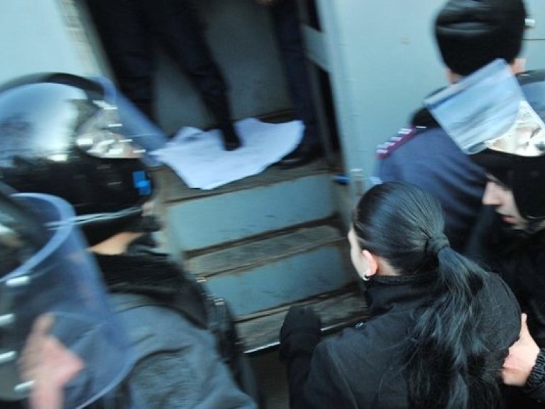 По факту драки в окружкоме №223 в Киеве возбудили уголовное дело