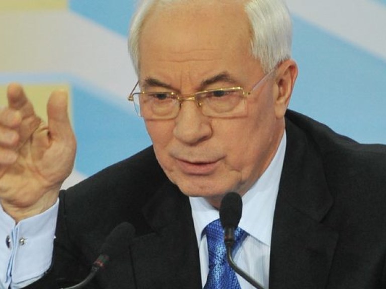 Азаров хочет создать сельскохозяйственные кооперативы