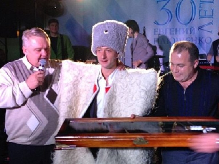 Басков короновал Евгения Плющенко