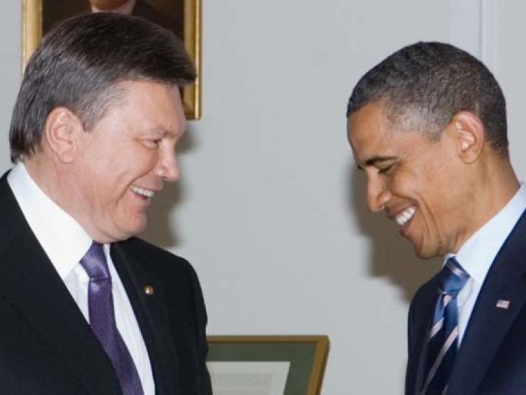 Янукович поздравил Обаму с победой