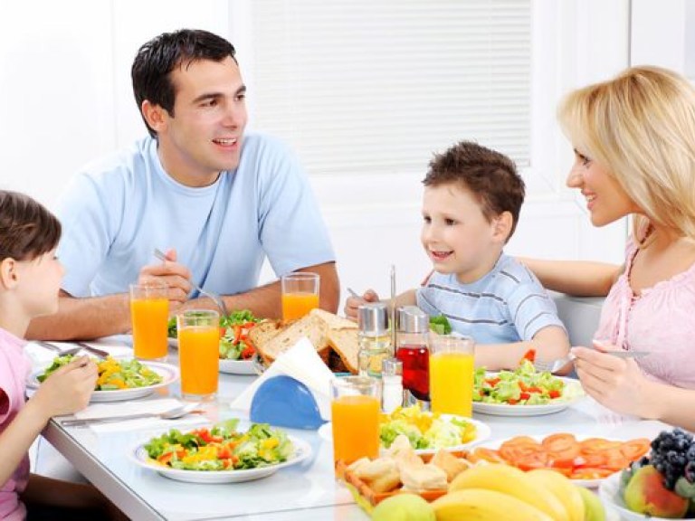 Медики назвали 4 хорошие привычки для сохранения здоровья семьи