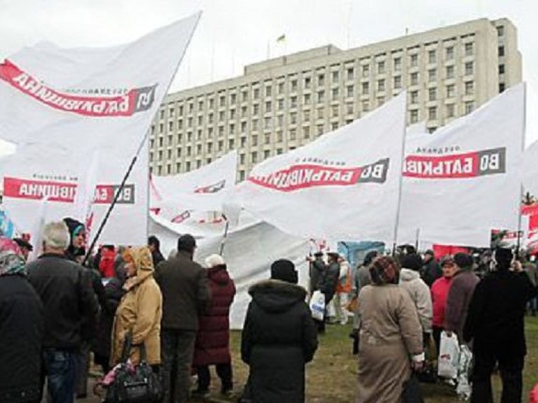 В Днепропетровске милиция разогнала митинг оппозиции