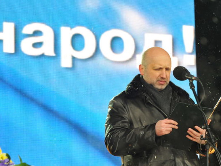 Турчинов: суд специально огласил решение по апелляции Луценко в годовщину «оранжевой революции»