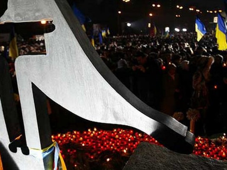 Жертв Голодомора в Киеве почтили без партийной символики