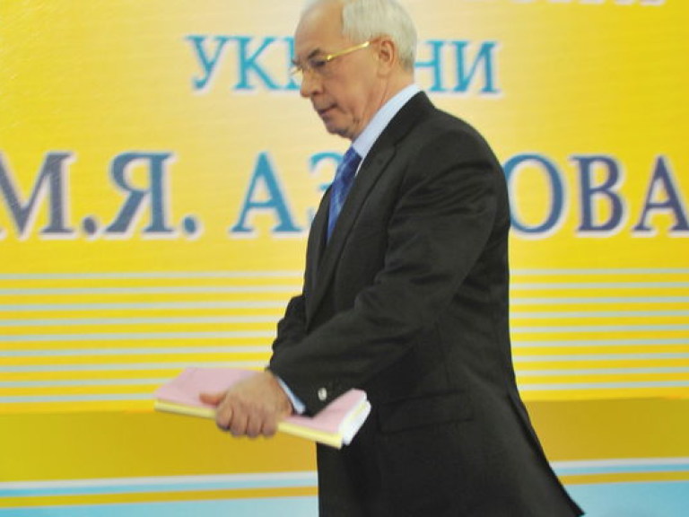 Эксперт объяснил, почему Азаров не пойдет в парламент