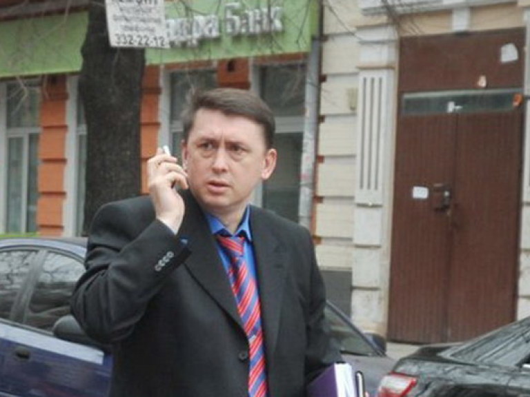 Завтра суд продолжит допрашивать Мельниченко