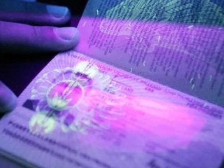 Биометрические паспорта &#8212; вопрос политический, а не религиозный &#8212; священнослужитель