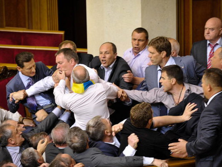Новый парламент будет более конфликтным и драйвовым – Карасев