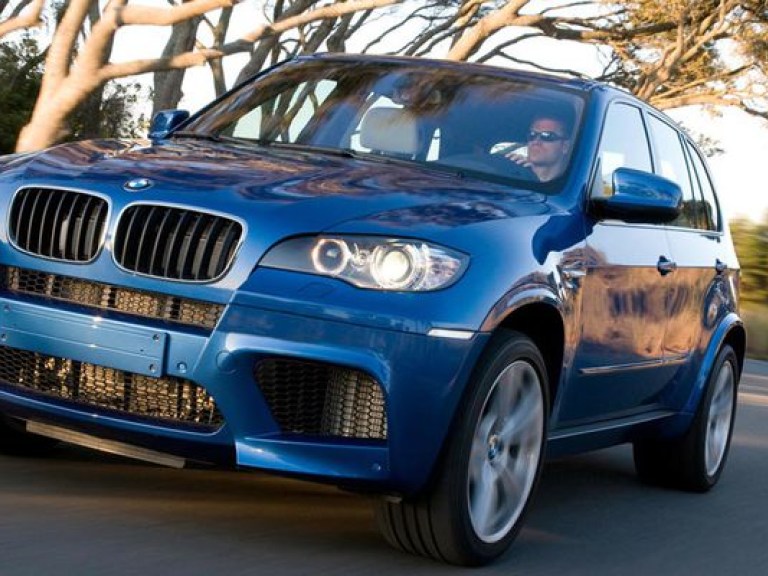 BMW отзывает в Украине кроссоверы X5