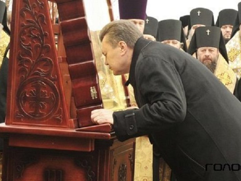 Янукович требует углубить свободу вероисповедания