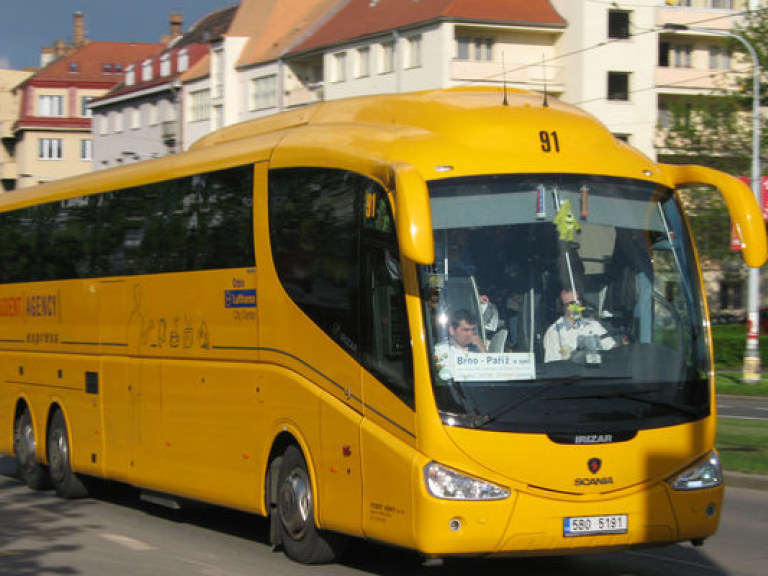 Водитель автобуса Вены возвратил найденные в салоне 390 000 евро