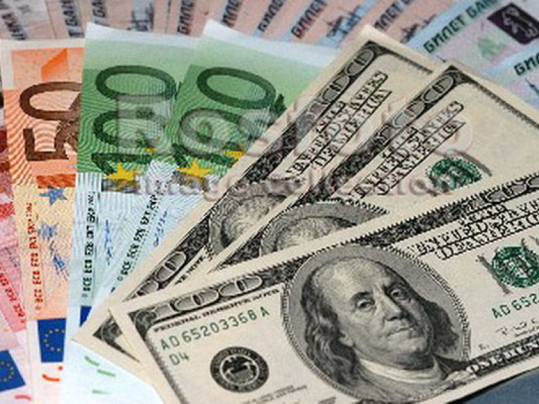 Нацбанк пока не планирует отменять гарантии по валютным депозитам